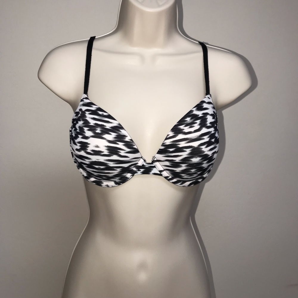 Pink by Victoria’s Secret wear everywhere demi bra